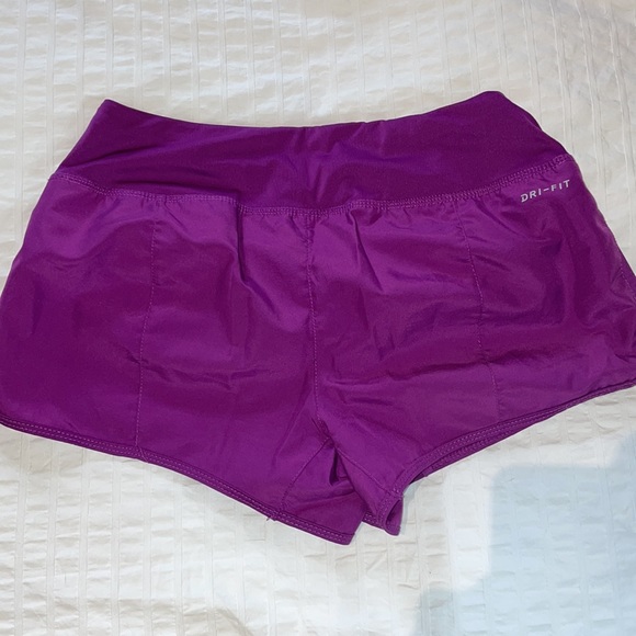 Nike athletic shorts - Picture 3 of 5